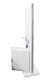 空港のための多接触立場 LED デジタルの印のキオスク 46inch 白い Infared